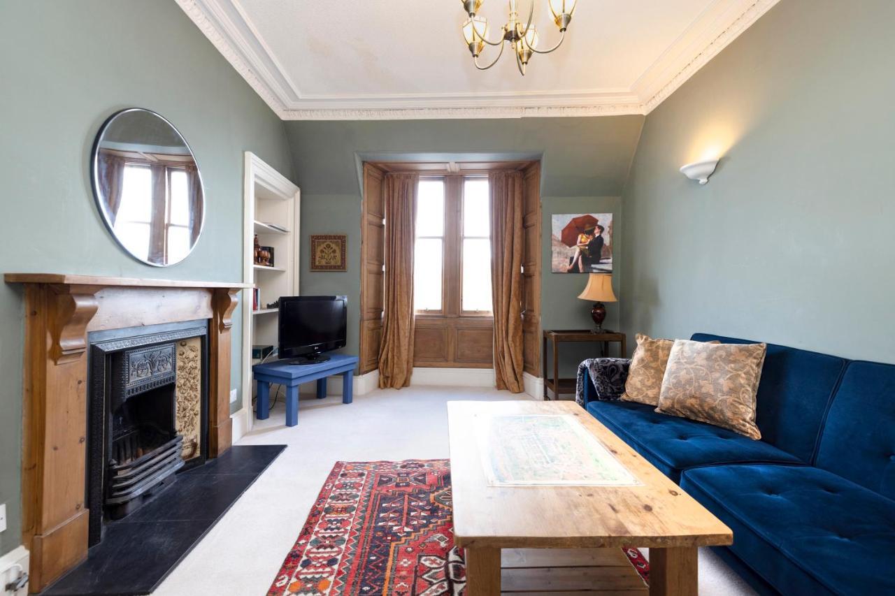 Joivy Old Town 1-Bed Apartment With Stunning Views Edinburgh Dış mekan fotoğraf