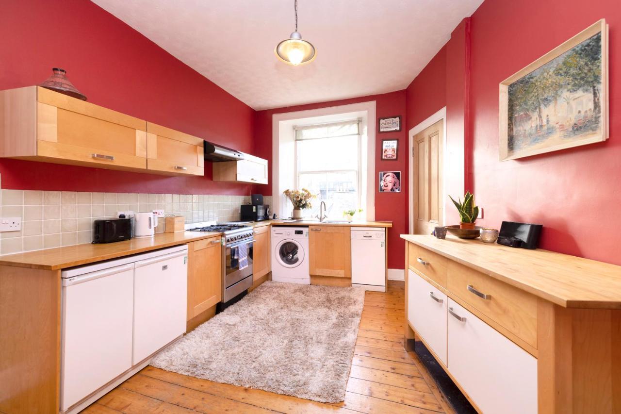 Joivy Old Town 1-Bed Apartment With Stunning Views Edinburgh Dış mekan fotoğraf