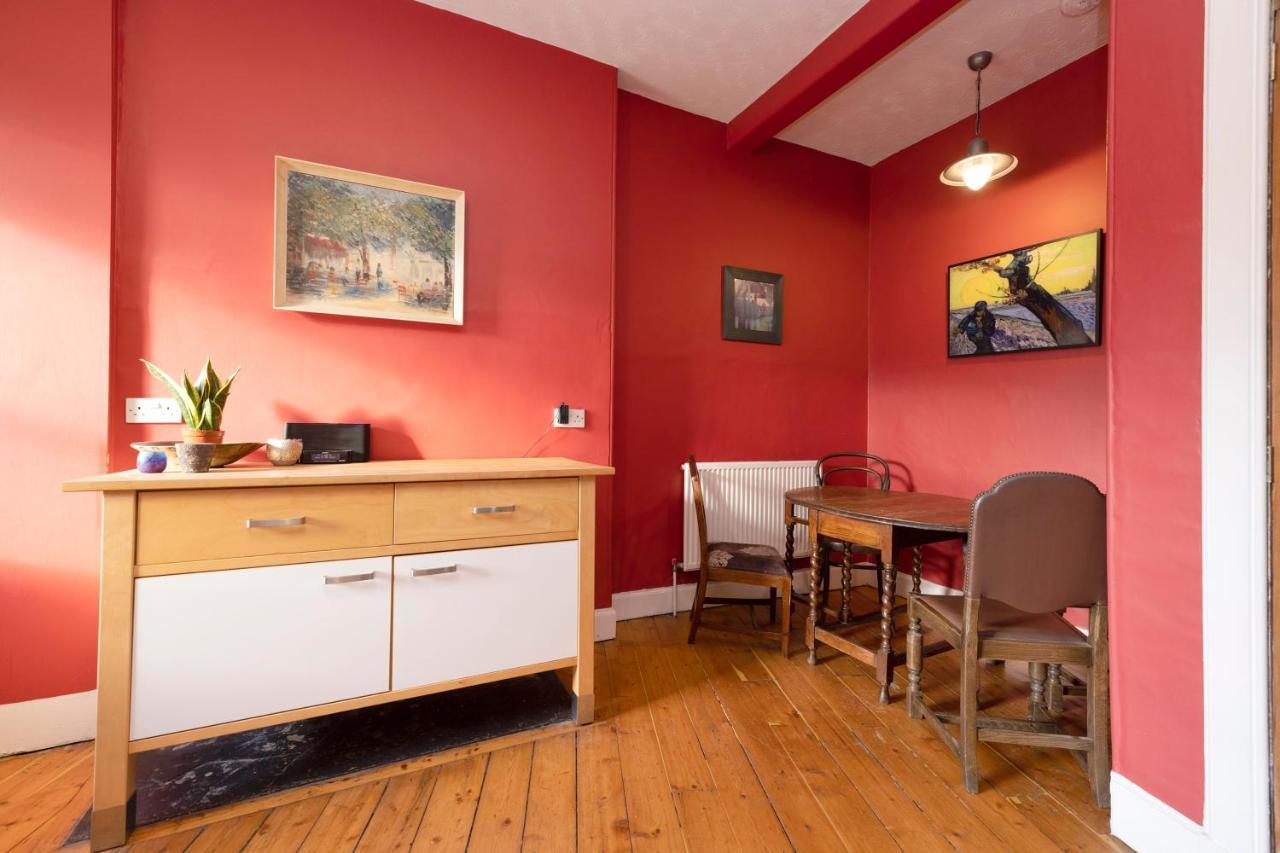 Joivy Old Town 1-Bed Apartment With Stunning Views Edinburgh Dış mekan fotoğraf