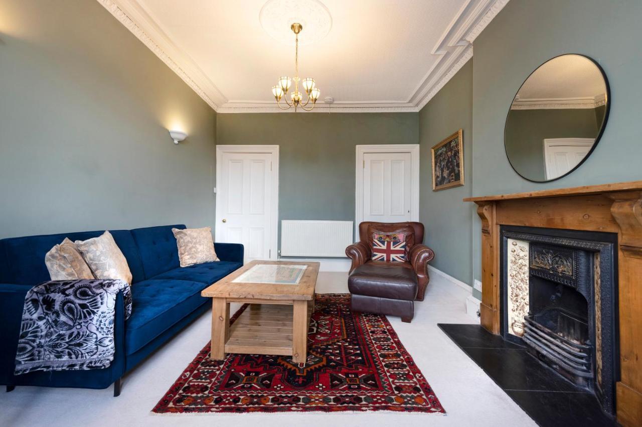 Joivy Old Town 1-Bed Apartment With Stunning Views Edinburgh Dış mekan fotoğraf