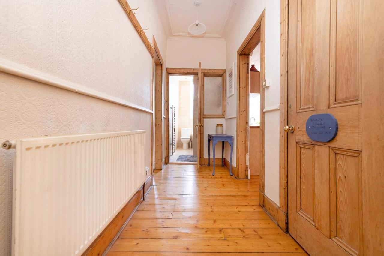 Joivy Old Town 1-Bed Apartment With Stunning Views Edinburgh Dış mekan fotoğraf